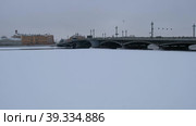 Annunciation (Blagoveshchensky ) Bridge over the Neva river. Saint Petersburg, Russia (2022 год). Редакционное видео, видеограф Сергей Пристяжнюк (Serg Zastavkin) / Фотобанк Лори