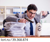 Angry aggressive businessman in the office. Стоковое фото, фотограф Elnur / Фотобанк Лори