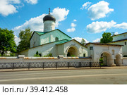 Pskov, the old Orthodox Church of Cosmas and Damian with Primeste (2019 год). Стоковое фото, фотограф Ольга Остроухова / Фотобанк Лори