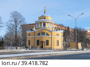 Вид на  старинную церковь Благовещения Пресвятой Богородицы (1809г.) в Старой деревне февральским солнечным днем. Санкт-Петербург (2023 год). Редакционное фото, фотограф Виктор Карасев / Фотобанк Лори