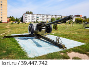 Артиллерийское орудие - 122мм гаубица Д-30. Бульвар Победы, парк военной техники. Город Ступино, Московкая область (2018 год). Редакционное фото, фотограф Владимир Устенко / Фотобанк Лори