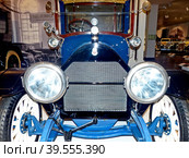 Автомобиль "King B Series 36 HP Landaulette", 1913 г., 80 км/ч, мощность 36 л.с., США. Чарльз Брейди Кинг построил свой первый автомобиль в Детройте в 1896 году. Музей автомобильной техники. Верхняя Пышма, Россия, сентябрь 2020. Редакционное фото, фотограф Сергей Елизарьев / Фотобанк Лори