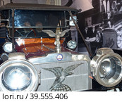 Автомобиль "American Underslung Mod. 22B Scout Roadster", 1912 г., 30 л.с., США. Автомобили отличались уникальным дизайном с размещением осей над рамой. Музей автомобильной техники. Верхняя Пышма, Россия, сентябрь 2020. Редакционное фото, фотограф Сергей Елизарьев / Фотобанк Лори