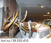 Автомобиль "American LaFrance Type 12 Tourer", 1917 г., 3-ступенчатая, мощность 100 л.с., США. Модель Type 12 выпускалась с 1911 по 1925 год. Музей автомобильной техники. Верхняя Пышма, Россия, сентябрь 2020. Редакционное фото, фотограф Сергей Елизарьев / Фотобанк Лори