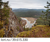 Южный Урал осенью, вид с горы на реку Белая. Southern Urals in autumn, view from the mountain to the Belaya River. Стоковое фото, фотограф Евгений Романов / Фотобанк Лори