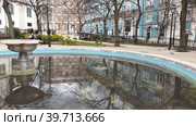 Фонтан в парке. Граса. Лиссабон. Португалия (2023 год). Редакционное фото, фотограф lana1501 / Фотобанк Лори