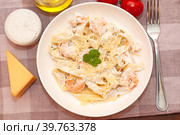 Паста с креветками и соусом блю чиз. Стоковое фото, фотограф Мастепанов Павел / Фотобанк Лори
