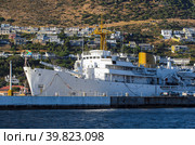 Гидрографическое судно ВМС Южной Африки у причальной стенки в порту (2009 год). Стоковое фото, фотограф Олег Елагин / Фотобанк Лори