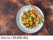 Fried tempeh with rice and broccoli. Стоковое фото, фотограф Татьяна  Бральнина / Фотобанк Лори