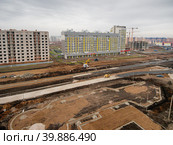 Башкортостан, город Стерлитамак: строительство микрорайона Западный. Вид с воздуха. Sterlitamak city: residential construction of the Western microdistrict. Aerial view. (2019 год). Стоковое фото, фотограф Евгений Романов / Фотобанк Лори