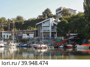 Rousse Yacht club at Danube river coast (2014 год). Редакционное фото, фотограф EugeneSergeev / Фотобанк Лори