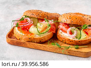 Bagel and Salmon Lox with Cream Cheese. Стоковое фото, фотограф Татьяна  Бральнина / Фотобанк Лори