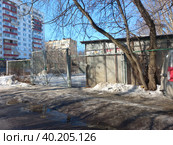 Гаражный комплекс. Чусовская улица. Район Гольяново. Город Москва (2023 год). Редакционное фото, фотограф lana1501 / Фотобанк Лори