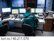 На производстве. Запсибнефтехим. Сибур. Тобольск (2016 год). Редакционное фото, фотограф Сергей Буторин / Фотобанк Лори
