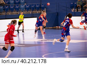 Карина Сабирова (25) в  гандбольном матче предварительного этапа Olimpbet Суперлиги 2022/23 между женскими командами ЦСКА (Москва. Россия) и «Астраханочка» (Астрахань. Россия). Стадион «Динамо» (2023 год). Редакционное фото, фотограф Pukhov K / Фотобанк Лори