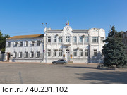Евпаторийский городской совет и администрация города Евпатории, Крым, Россия (2022 год). Редакционное фото, фотограф Николай Мухорин / Фотобанк Лори