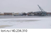 Video of English embarkment and Admiralty Shipyards from Vasilyevsky Island. St. Petersburg, Russia (2022 год). Стоковое видео, видеограф Сергей Пристяжнюк (Serg Zastavkin) / Фотобанк Лори