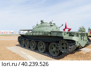 Волгоградская область, Средняя Ахтуба, Россия. Старый танк Т-62, ранняя модификация, на территория музея. Стоковое фото, фотограф Андрей Цыганков / Фотобанк Лори
