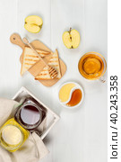 Flatlay with a healthy breakfast. Fruit, toast with honey and herbal tea. Стоковое фото, фотограф Bogdanova Mariia / Фотобанк Лори