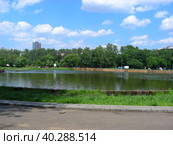 Нижний Афонинский пруд. Район Зюзино. Город Москва (2014 год). Редакционное фото, фотограф lana1501 / Фотобанк Лори