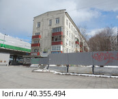 Пятиэтажный трехподъездный блочный жилой дом серии I-510(I-510/23БИ), построен в 1961 году. 9-я Парковая улица, 72/56 (Щёлковское шоссе, 56/72). Район Северное Измайлово. Город Москва (2022 год). Редакционное фото, фотограф lana1501 / Фотобанк Лори