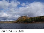 Река Ангара. Скала похожая на голову женщины. Стоковое фото, фотограф Александр Ермаков / Фотобанк Лори