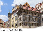 House "At the Minute" in Prague's Old Town Square. Czech Republic. (2018 год). Редакционное фото, фотограф Belikart / Фотобанк Лори