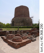 Ступа Дхамек (Варанаси, Индия) (2023 год). Редакционное фото, фотограф Максим Гулячик / Фотобанк Лори