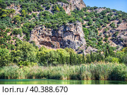 Ликийские гробницы в скалах, река Дальян, Средиземное море, Мармарис, Турция. Стоковое фото, фотограф Baturina Yuliya / Фотобанк Лори