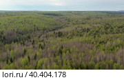 Южный Урал весной, вид на горную тайгу с воздуха. Southern Urals in spring, a view of the mountain taiga from the air. Стоковое видео, видеограф Евгений Романов / Фотобанк Лори