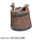 Деревянная бадья на белом фоне. Wooden bucket isolated on white background. Стоковое фото, фотограф Татьяна Д / Фотобанк Лори