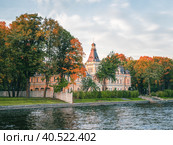 Malaya Nevka Apraksin house in St. Petersburg, View across the Malaya Nevka river. Russia. (2020 год). Стоковое фото, фотограф Саблин Станислав / Фотобанк Лори