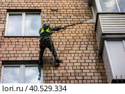 Urban mountaineering. Industrial climbers (2021 год). Редакционное фото, фотограф Iva Noel / Фотобанк Лори