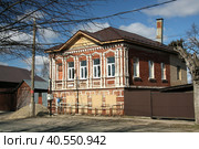 Старинный кирпичный двухэтажный дом, Павловский Посад (2020 год). Стоковое фото, фотограф Татьяна Цибушок / Фотобанк Лори