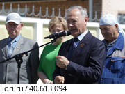 Директор Балашихинского 345 механического завода Рустам Мухтарович Гатауллин на открытии новой проходной завода (2023 год). Редакционное фото, фотограф Дмитрий Неумоин / Фотобанк Лори
