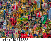 Christmas decoration shop in Graz, Styria, Austria (2018 год). Редакционное фото, фотограф Анна Кривицкая / Фотобанк Лори