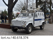 Police car in the city street (2018 год). Редакционное фото, фотограф Анна Кривицкая / Фотобанк Лори