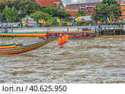Tourists boats on Chao Phraya river, , Thailand. Bangkok City is nicknamed Asian Venice. (2018 год). Редакционное фото, фотограф Анна Кривицкая / Фотобанк Лори