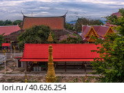 Wat Khao Chong Pran Temple for people pray to buddha and look Hundred Million Bats from Khao Chong Pran Cave (2018 год). Редакционное фото, фотограф Анна Кривицкая / Фотобанк Лори