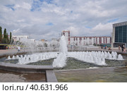 Фонтан на площади Салавата Юлаева в Уфе (2020 год). Редакционное фото, фотограф Василий Быстрицкий / Фотобанк Лори