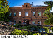 Здание женского двухклассного училища в Павлово (2023 год). Стоковое фото, фотограф Илья Старков / Фотобанк Лори