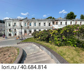 Доходный дом Е.П. Ярошенко, 1860 — 1880 годы., палаты стольника Е. И. Бутурлина. 1660 год на Хитровской площади в Москве (2023 год). Редакционное фото, фотограф Овчинникова Ирина / Фотобанк Лори