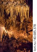 Stalactites and stalagmites in Luray Caverns, Virginia, USA (2016 год). Стоковое фото, фотограф Анна Кривицкая / Фотобанк Лори