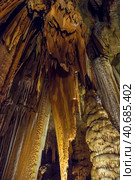 Stalactites and stalagmites in Luray Caverns, Virginia, USA (2016 год). Стоковое фото, фотограф Анна Кривицкая / Фотобанк Лори