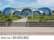 Приморский океанариум. Остров Русский, Владивосток (2023 год). Редакционное фото, фотограф Галина / Фотобанк Лори