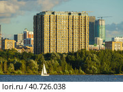 Жилой комплекс «Дом Серебряный Бор» на берегу Москвы-реки (2020 год). Редакционное фото, фотограф Александр К / Фотобанк Лори