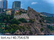 Skalny Sanatorium among the mountains in Gurzuf (2021 год). Редакционное фото, фотограф Анна Кривицкая / Фотобанк Лори