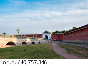 Иоа́нновский мост — автодорожный металлический балочный мост через Кронверкский пролив в Петроградском районе Санкт-Петербурга, соединяет Заячий и Петроградский острова (2023 год). Стоковое фото, фотограф Оксана / Фотобанк Лори