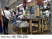 07/15/2016, USA, NEW YORK CITY: inside of Old Navy store in New York. Old Navy is an American clothing and accessories retailer owned by American multinational corporation Gap Inc. Редакционное фото, фотограф Анна Кривицкая / Фотобанк Лори