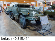 Американский полугусеничный бронированный артиллерийский тягач М2 в музее бронетехники. Парола, Финляндия (2017 год). Редакционное фото, фотограф Виктор Карасев / Фотобанк Лори